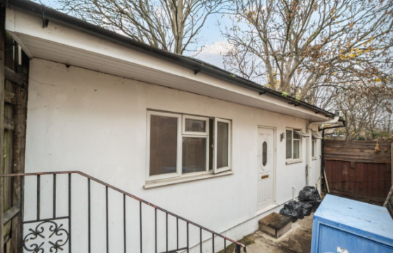 Bungalow with Investment Potential in London photo